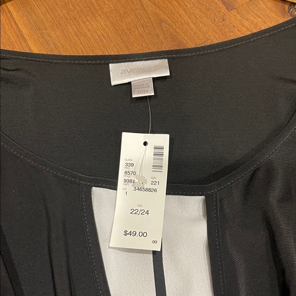 Avenue size 22/24 Elegant Black Women's Top NWT - Picture 3 of 6